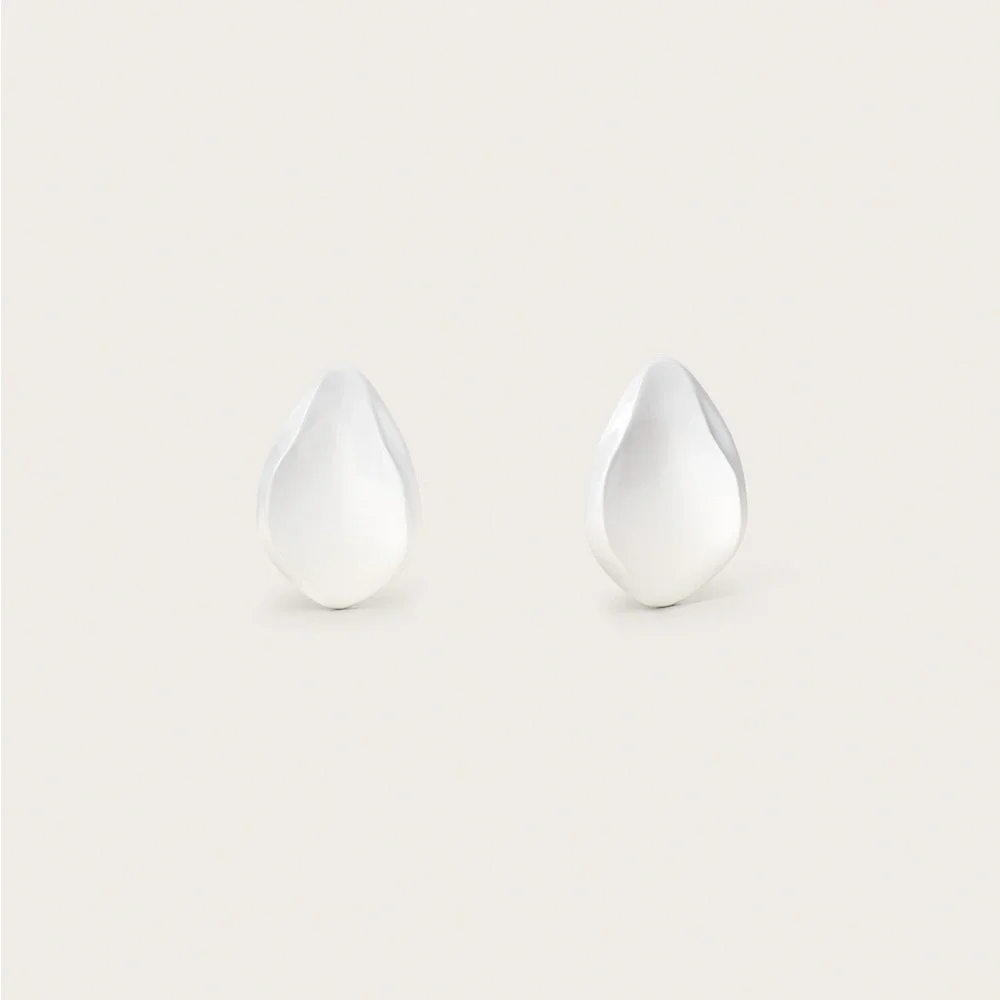 CULT GAIA Erin Clip On Earrings - Picture 3 of 10